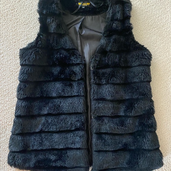 Black Fur Vest - Picture 1 of 1